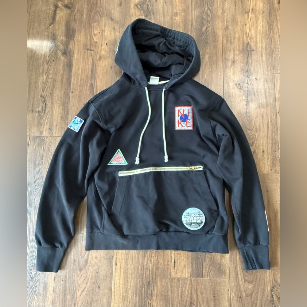 Nike Men's Dri-FIT "Around the World" Basketball Patch Hoodie Size Medium